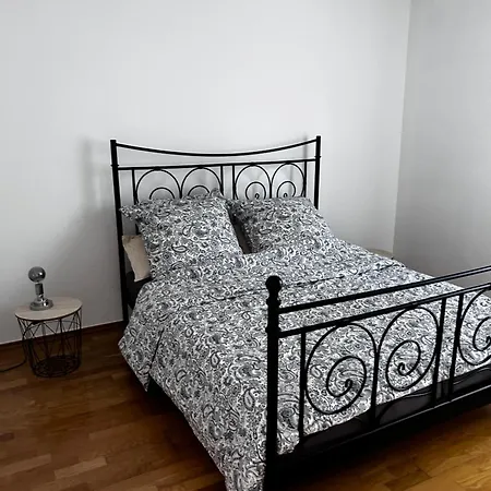 Bungalow Ginsheim Апартаменты *