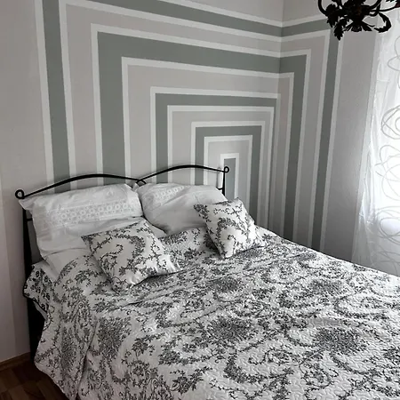 Апартаменты Bungalow Ginsheim *